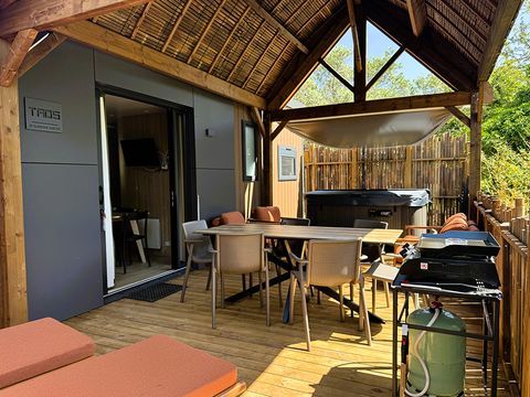 MOBILHOME 6 personnes - TAOS Luxe 40m2 terrasse 35m2+ jacuzzi privatif  - 6 pers 3 chambres 2 salles de bain - clim