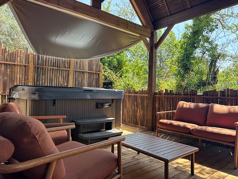 MOBILHOME 6 personnes - TAOS Luxe 40m2 terrasse 35m2+ jacuzzi privatif  - 6 pers 3 chambres 2 salles de bain - clim