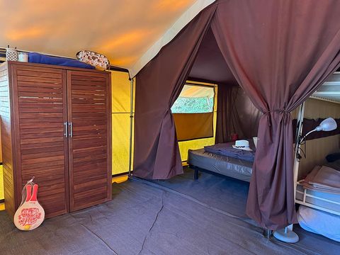 Tente en toile et en bois 5 personnes - Tente Lodge Cabanon sur pilotis 2 chambres