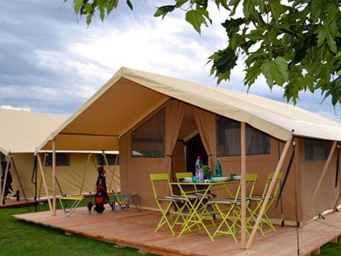 Tente en toile et en bois 5 personnes - Tente Lodge Cabanon sur pilotis 2 chambres