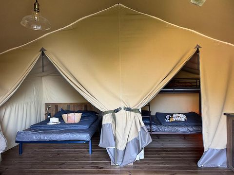 Tente en toile et en bois 5 personnes - Tente Lodge Kenya sur pilotis 2 chambres