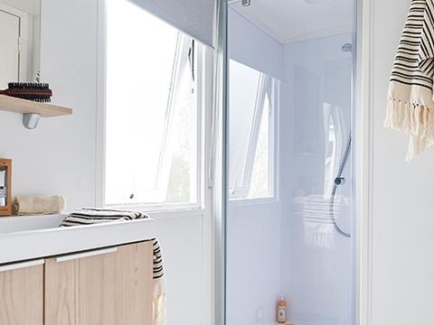 MOBILHOME 4 personnes - (Grand Confort) 4 personnes