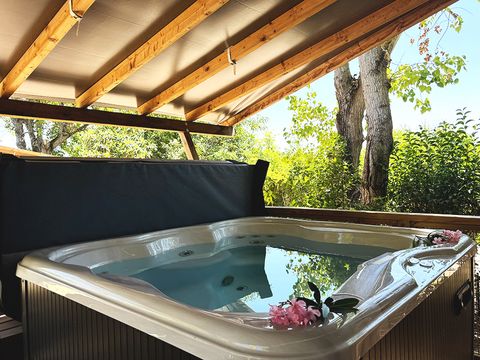 MOBILHOME 4 personnes - Cottage Ansouis - 33m² - 2 chambres - 2 salles de bain + Jacuzzi
