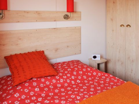 HÉBERGEMENT INSOLITE 4 personnes - Climatisée - 2 ch - 8,10 x 3.22m / Cigale, Grillon, Chardonnet, Mésange