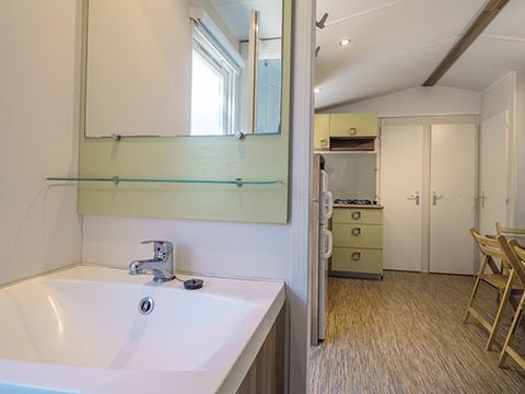 MOBILHOME 8 personnes - Ultime | 3 Chambres | 6 à 8 Couchages | Terrasse semi couverte | 1 Salle de bain | Climatisation | TV MOBILHOME 8 personnes - Ultime | 3 Chambres | 6 à 8 Couchages | Terrasse semi couverte | 1 Salle de bain | Climatisation | TV