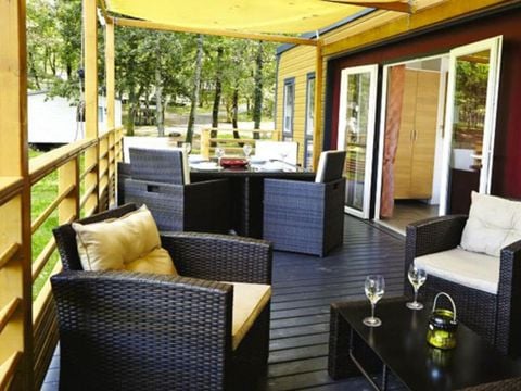 MOBILHOME 8 personnes - Ultime | 3 Chambres | 6 à 8 Couchages | Terrasse semi couverte | 1 Salle de bain | Climatisation | TV MOBILHOME 8 personnes - Ultime | 3 Chambres | 6 à 8 Couchages | Terrasse semi couverte | 1 Salle de bain | Climatisation | TV