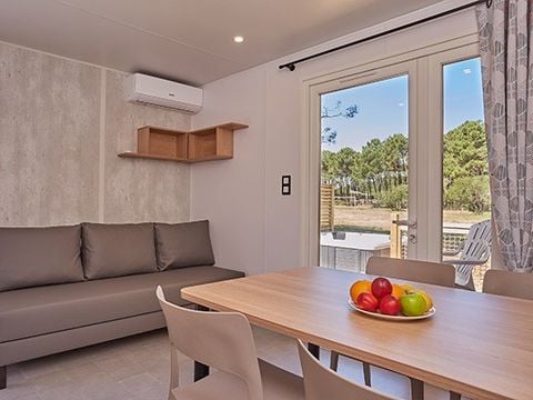 MOBILHOME 8 personnes - Ultime | 3 Chambres | 6 à 8 Couchages | Terrasse semi couverte | 1 Salle de bain | Climatisation | TV MOBILHOME 8 personnes - Ultime | 3 Chambres | 6 à 8 Couchages | Terrasse semi couverte | 1 Salle de bain | Climatisation | TV