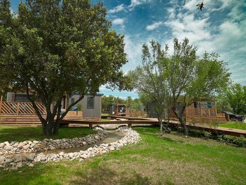 MOBILHOME 8 personnes - Ultime | 3 Chambres | 6 à 8 Couchages | Terrasse semi couverte | 1 Salle de bain | Climatisation | TV MOBILHOME 8 personnes - Ultime | 3 Chambres | 6 à 8 Couchages | Terrasse semi couverte | 1 Salle de bain | Climatisation | TV