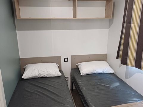 MOBILHOME 6 personnes - Mobil-home | Comfort | 3 Ch. | 4/6 Pers. | Terrasse simple | 1 SDB | Clim. MOBILHOME 6 personnes - Mobil-home | Comfort | 3 Ch. | 4/6 Pers. | Terrasse simple | 1 SDB | Clim.