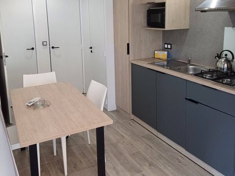 MOBILHOME 6 personnes - Mobil-home | Comfort | 3 Ch. | 4/6 Pers. | Terrasse simple | 1 SDB | Clim. MOBILHOME 6 personnes - Mobil-home | Comfort | 3 Ch. | 4/6 Pers. | Terrasse simple | 1 SDB | Clim.
