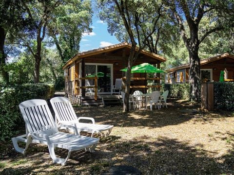 CHALET 6 personnes - Chalet | Classic | 3 Ch. | 6 Pers. | Terrasse surélevée | 1 SDB | Clim. CHALET 6 personnes - Chalet | Classic | 3 Ch. | 6 Pers. | Terrasse surélevée | 1 SDB | Clim.