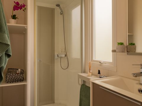 MOBILHOME 6 personnes - "SPACIEUX" - 2 CHAMBRES