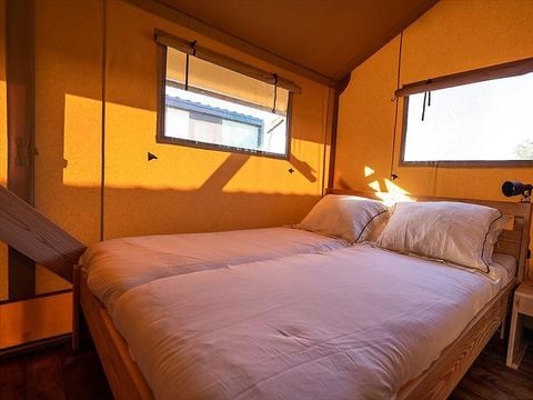 Tente en toile et en bois 5 personnes - SunLodge Taiga