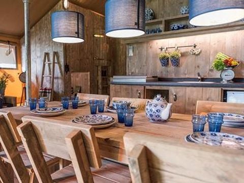 Tente en toile et en bois 8 personnes - SunLodge Pamoja & Kambi