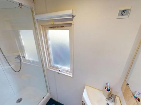 Hébergement 4 personnes - Roulotte avec vue nature - 20,40m² - 2 chambres (2 adultes + 2 enfants -12 ANS)