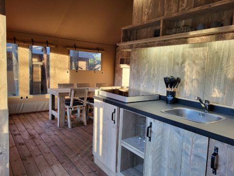 Tente en toile et en bois 6 personnes - Tente safari 6p avec sanitaires