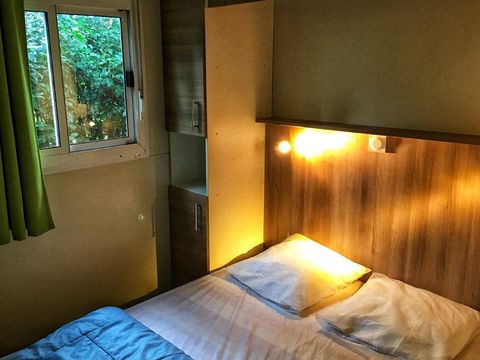 CHALET 6 personnes - Chalet Samoa Confort 46m² - 3 chambres 4 adultes 2 enfants + Clim + TV - terrasse semi-couverte 19m² 1/6 pers