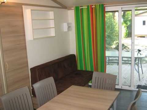CHALET 6 personnes - Chalet Samoa Confort 46m² - 3 chambres 4 adultes 2 enfants + Clim + TV - terrasse semi-couverte 19m² 1/6 pers