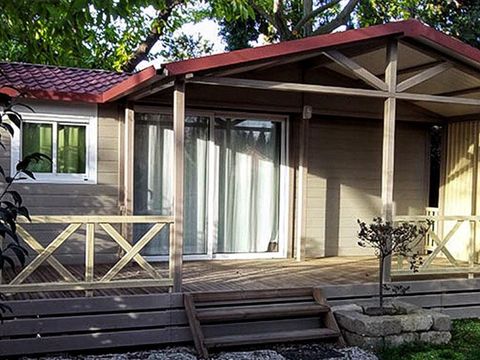 CHALET 6 personnes - Chalet Samoa Confort 46m² - 3 chambres 4 adultes 2 enfants + Clim + TV - terrasse semi-couverte 19m² 1/6 pers