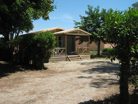 CHALET 4 personnes - Chalet Némo Confort 32m² - 2 chambres + climatisation + TV - dont terrasse semi-couverte de 12m² 1/4 pers