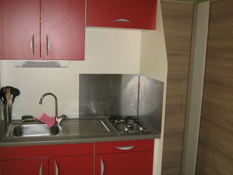 CHALET 4 personnes - Chalet Némo Confort 32m² - 2 chambres + climatisation + TV - dont terrasse semi-couverte de 12m² 1/4 pers
