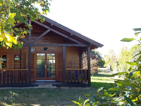 CHALET 4 personnes - 2 chambres climatisé CONFORT PLUS - 35 m2 + terrasse couverte de 14 m2