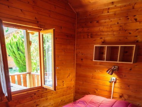 CHALET 4 personnes - 2 chambres climatisé CONFORT PLUS - 35 m2 + terrasse couverte de 14 m2