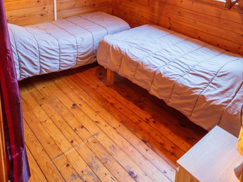 CHALET 4 personnes - 2 chambres climatisé CONFORT PLUS - 35 m2 + terrasse couverte de 14 m2