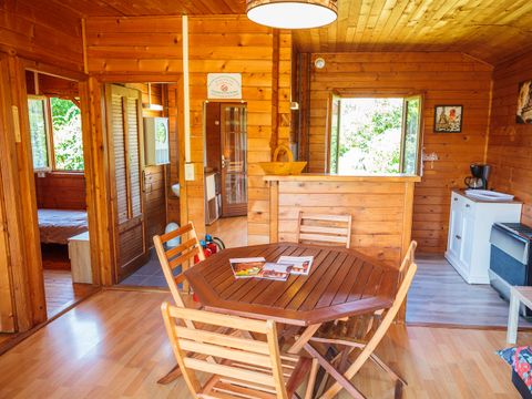 CHALET 4 personnes - 2 chambres climatisé CONFORT PLUS - 35 m2 + terrasse couverte de 14 m2