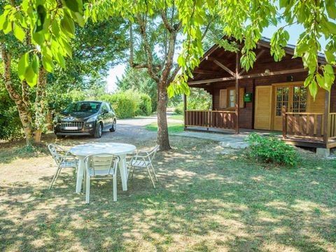CHALET 4 personnes - CHALET PMR CONFORT - 1 ch - clim - TV - BBQ - Ménage* - 35m2 + terrasse couverte de 14m2