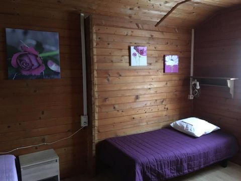 CHALET 4 personnes - CHALET PMR CONFORT - 1 ch - clim - TV - BBQ - Ménage* - 35m2 + terrasse couverte de 14m2