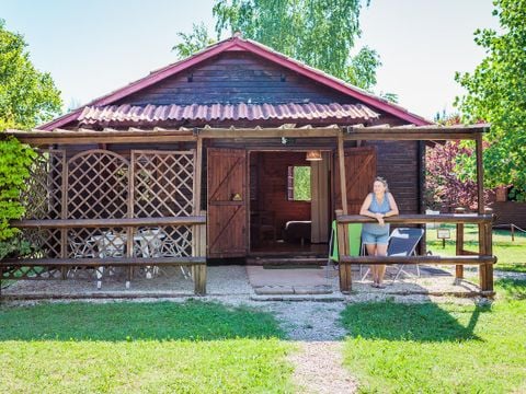 CHALET 4 personnes - CHALET LOFT CONFORT - 1 grande pièce -  clim - TV - BBQ - Ménage* - 35m2 + terrasse couverte de 14m2