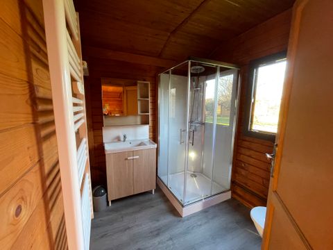 CHALET 4 personnes - CHALET LOFT CONFORT - 1 grande pièce -  clim - TV - BBQ - Ménage* - 35m2 + terrasse couverte de 14m2