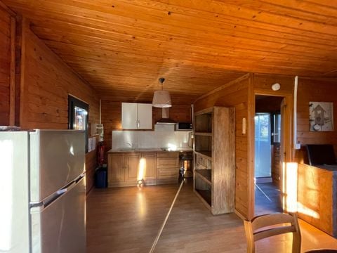 CHALET 4 personnes - CHALET LOFT CONFORT - 1 grande pièce -  clim - TV - BBQ - Ménage* - 35m2 + terrasse couverte de 14m2