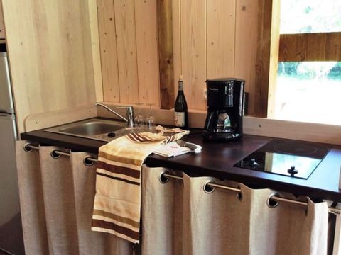 HÉBERGEMENT INSOLITE 5 personnes - VIGNERONNE