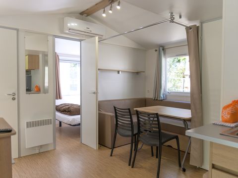 Mobilhome 6 personnes - RIVIERA 29m² - 2 chambres - 1 canapé - Convertible