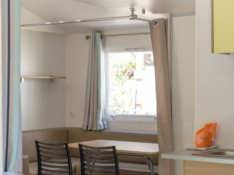 Mobilhome 6 personnes - RIVIERA 29m² - 2 chambres - 1 canapé - Convertible