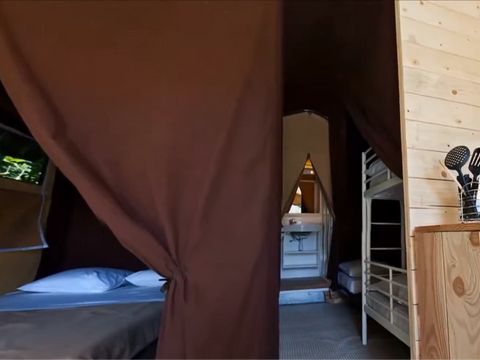 TENTE TOILE ET BOIS 5 personnes - Tente Lodge 4 ad + 1 enf - sans sanitaires 