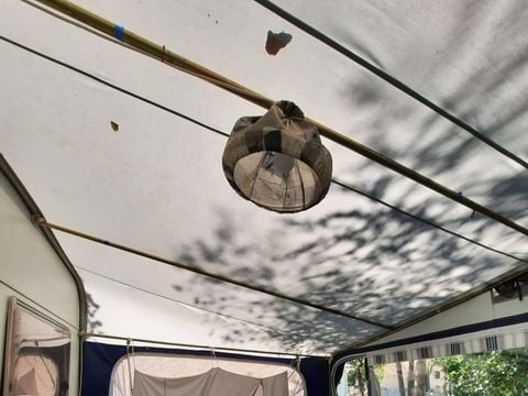 CARAVANE 4 personnes - (Sans sanitaires)