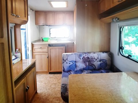 CARAVANE 2 personnes - (Sans sanitaires)