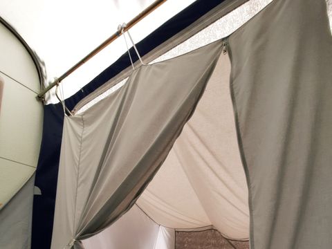 CARAVANE 4 personnes - (Sans sanitaires)