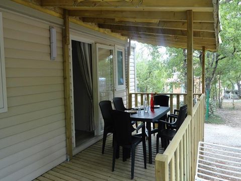 MOBILHOME 4 personnes - Confort + 26m² (2 chambres) + terrasse couverte 10m²