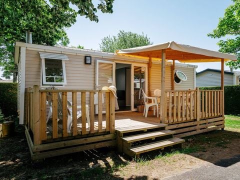 BUNGALOW 6 personnes - Mobil-home | Comfort | 3 Ch. | 6 Pers. | Terrasse surélevée BUNGALOW 6 personnes - Mobil-home | Comfort | 3 Ch. | 6 Pers. | Terrasse surélevée