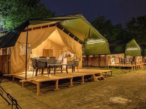 Tente en toile et en bois 6 personnes - Tente Safari avec salle de bain privé