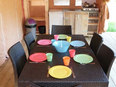 Tente en toile et en bois 6 personnes - Tente Safari avec salle de bain privé