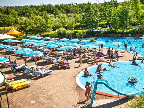 Centro Vacanze San Marino - Camping Pesaro-Urbino - Image N°6