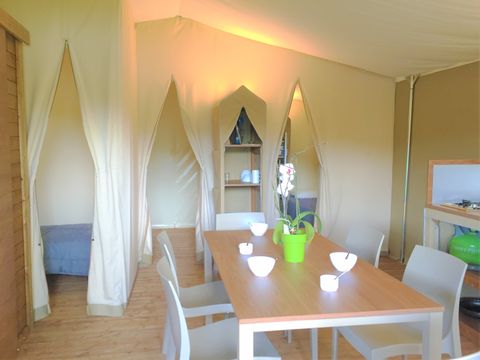 TENTE 6 personnes - Modern Lodge avec sanitaires