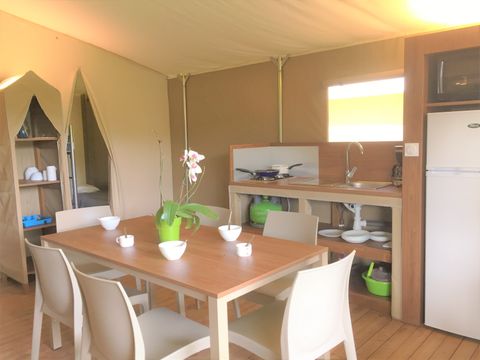 TENTE 6 personnes - Modern Lodge avec sanitaires