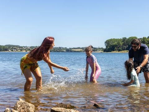 Camping Les Cantarelles - Ciela Village - Camping Aveyron