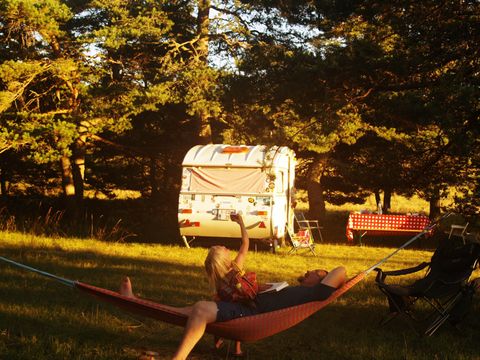 Emplacement - Emplacement : voiture + tente/caravane ou camping-car